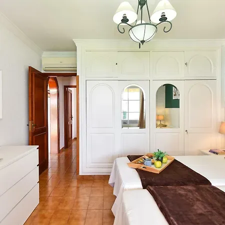 Jacuzzi & Garden Holiday home