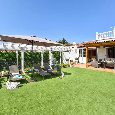 Jacuzzi & Garden Holiday home *