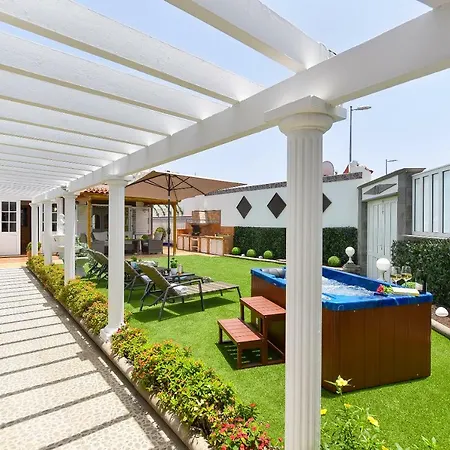 Jacuzzi & Garden Holiday home