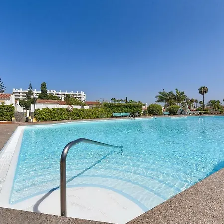 Jacuzzi & Garden Holiday home *